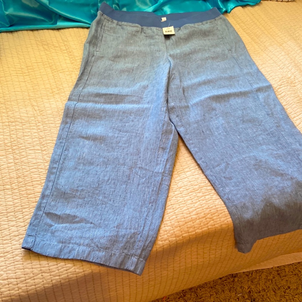 Blue and white striped wide legs pants. NWT Linen fabric wide band elastic.
